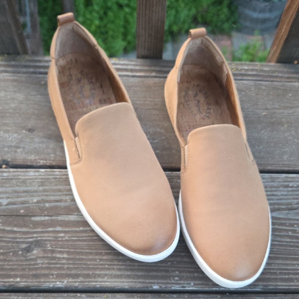 Kork-Ease Women's Slip-On Mules in Tan